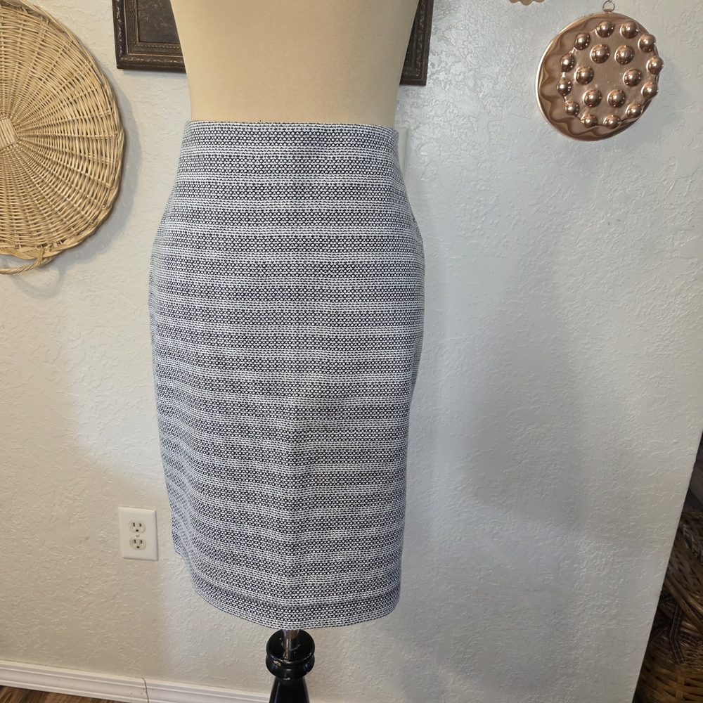 LOFT Black White Textured Knit Quiet Luxury Office Siren Minimal Pencil Skirt